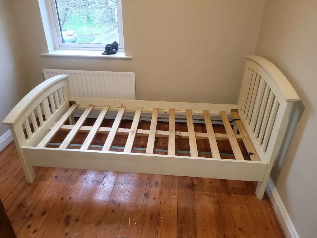 Single bed frame and matress - Image 3