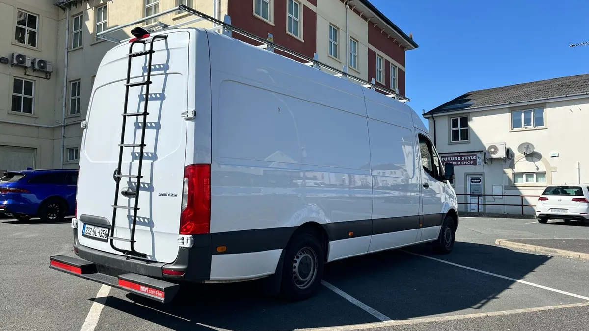 2023 Mercedes Sprinter - Image 3