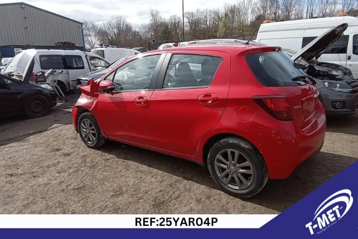 2015 TOYOTA YARIS BREAKING FOR PARTS - Image 3