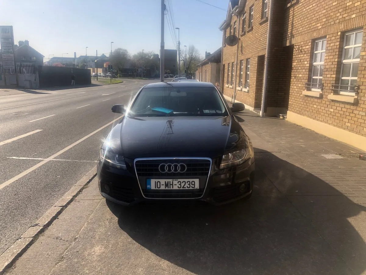 Audi A4 2010 - Image 2