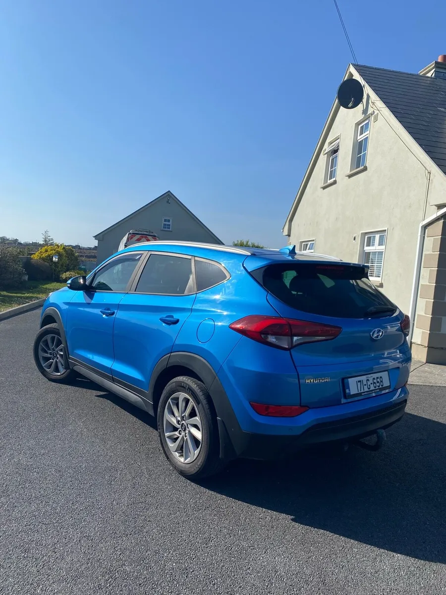 Car - Image 2