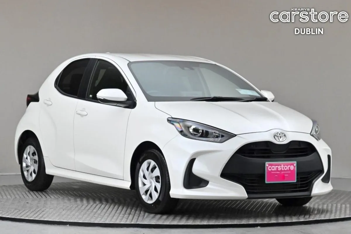 Toyota Yaris 1.0 Auto Petrol  reverse Cam privacy - Image 1