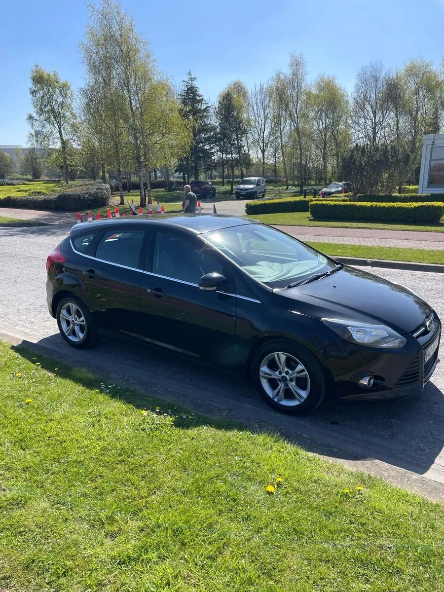 Ford Focus Zetec - Image 1