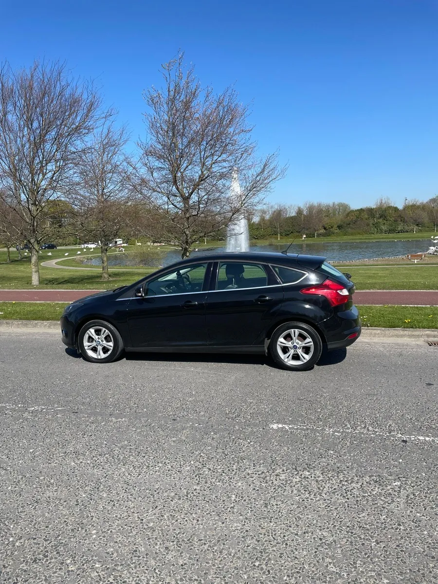 Ford Focus Zetec - Image 2