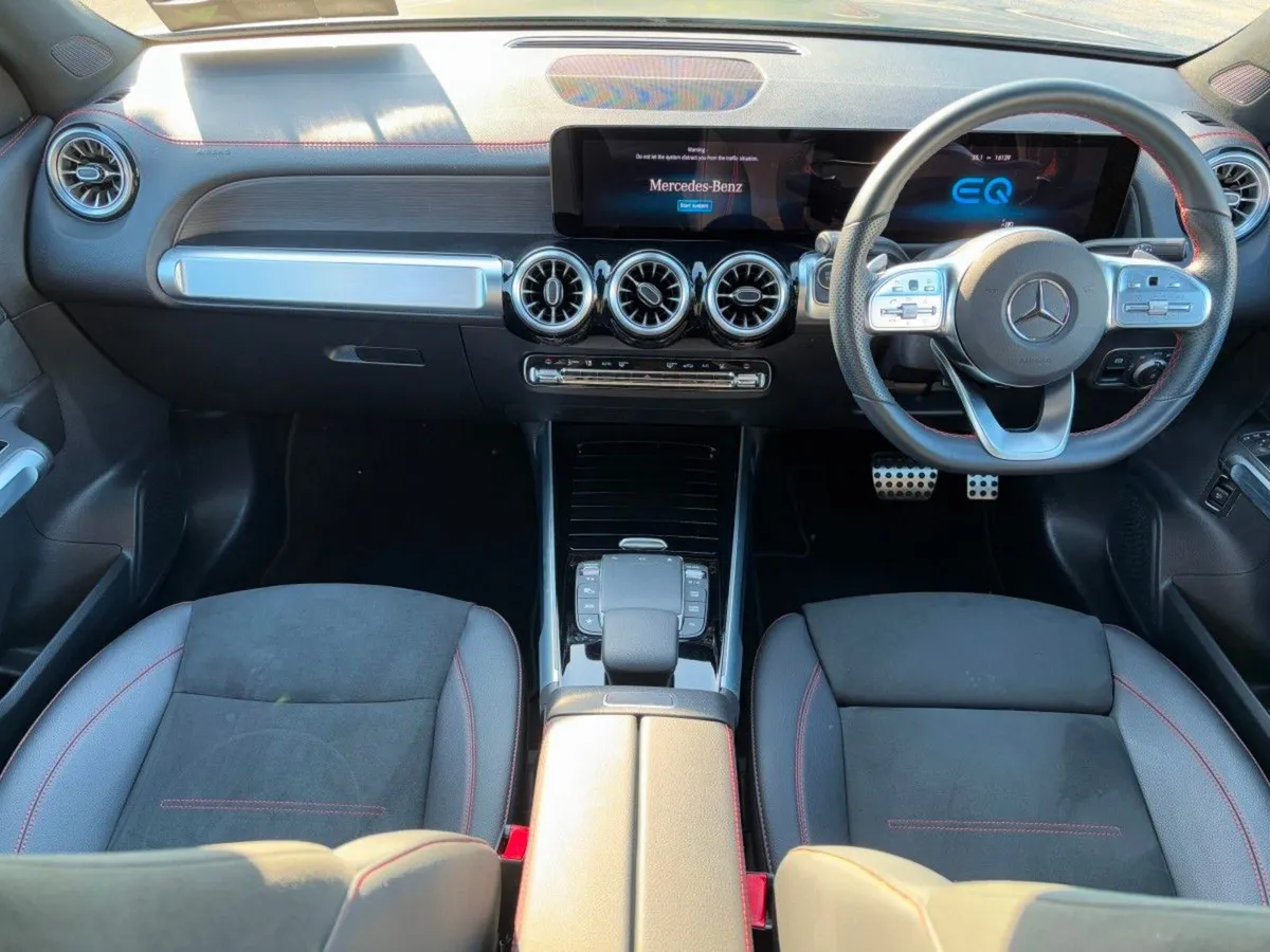 Mercedes-Benz EQB 300 4matic AMG Line - Image 2