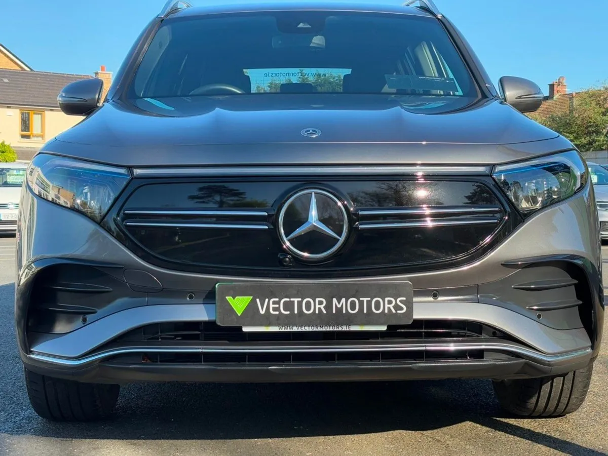 Mercedes-Benz EQB 300 4matic AMG Line - Image 3