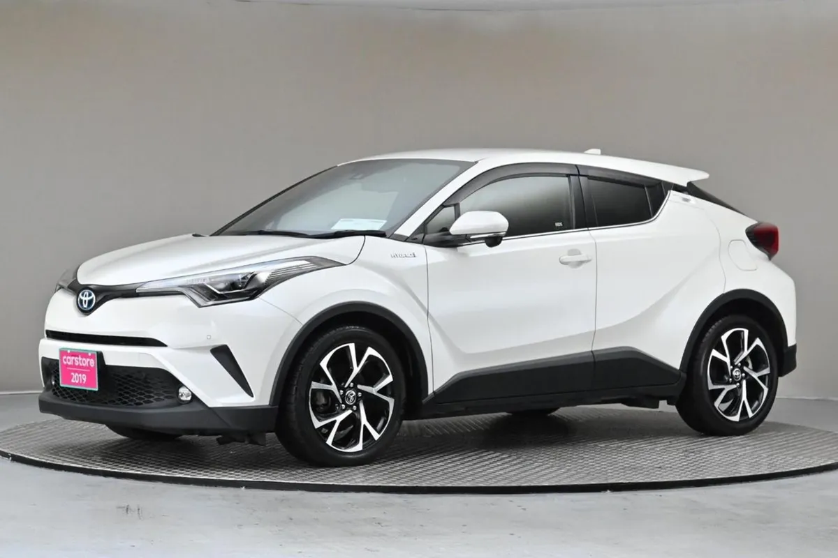 Toyota C-HR 1.8 Hybrid  half Leather android Car - Image 4