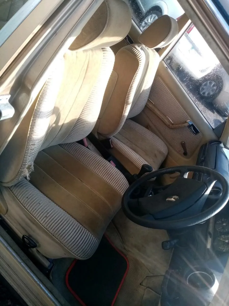 Car - Image 4