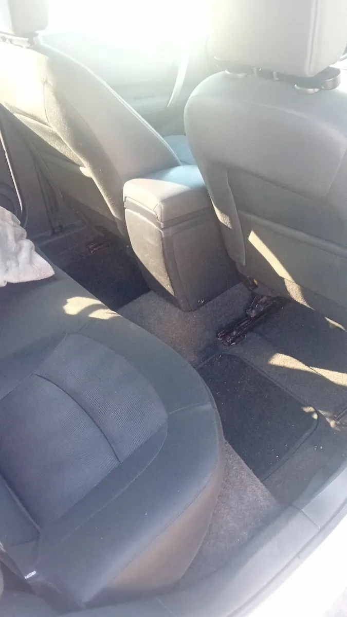 Nissan Qashqai 2011 - Image 2
