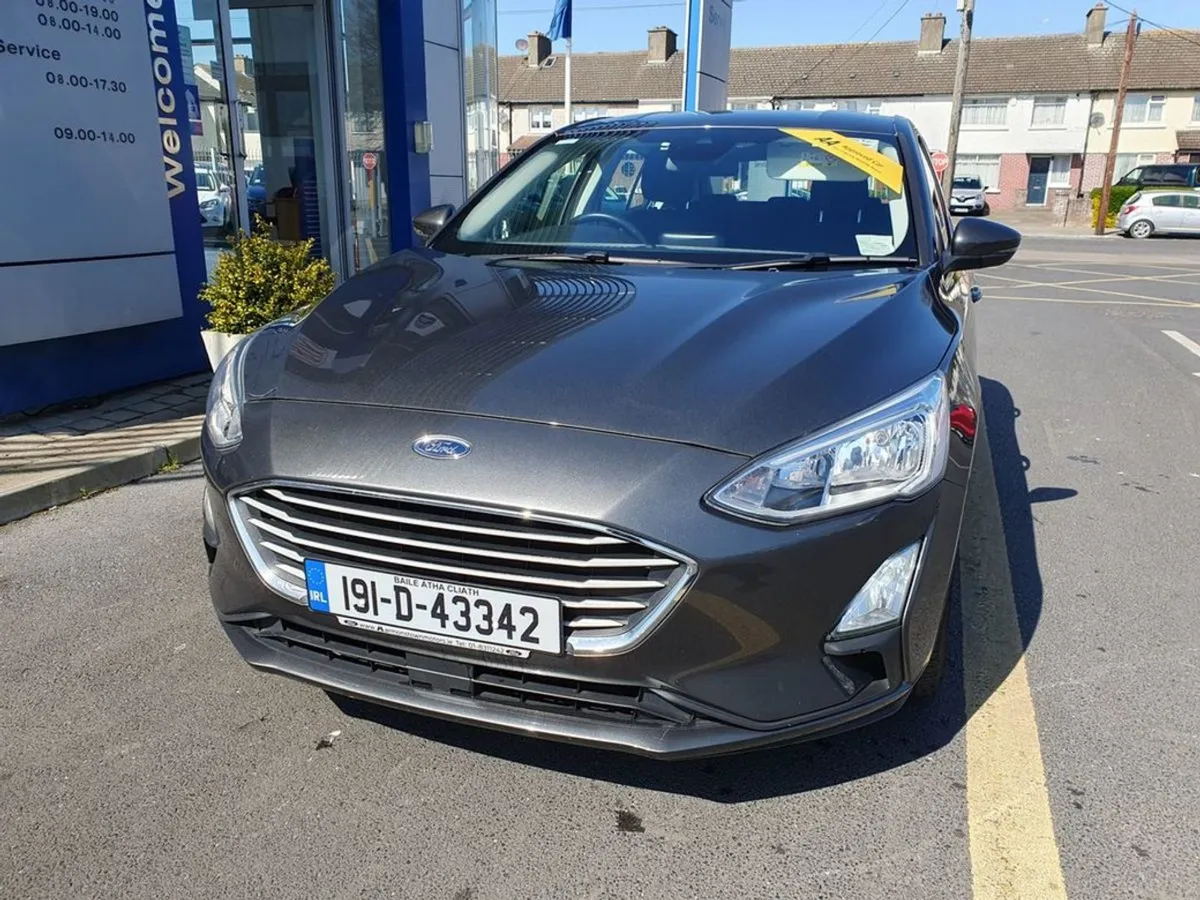 Ford Focus Zetec 1.5tdci 125PS 6spd 5 Door - Image 2