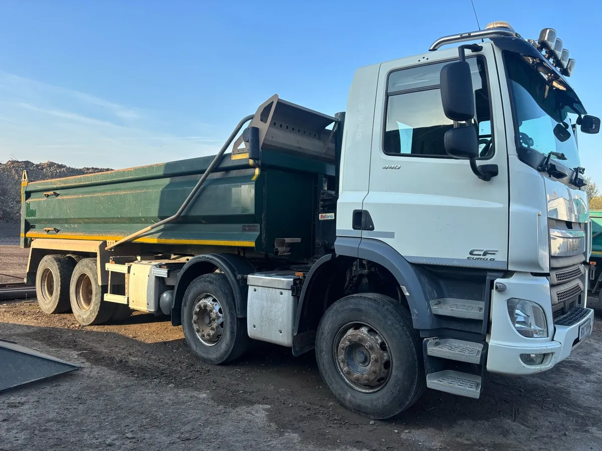 Daf 8x4 tipper - Image 1