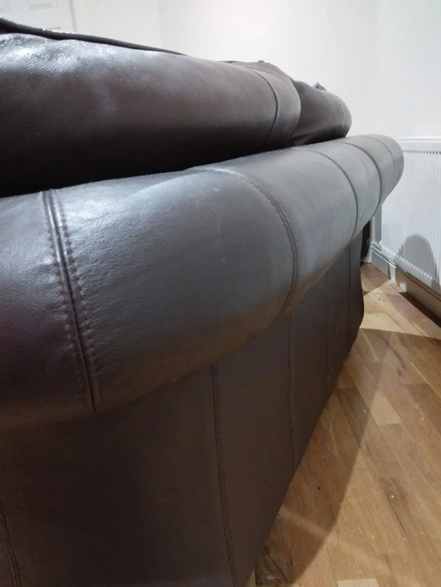 Sofa and coffee table needs to go - Image 3