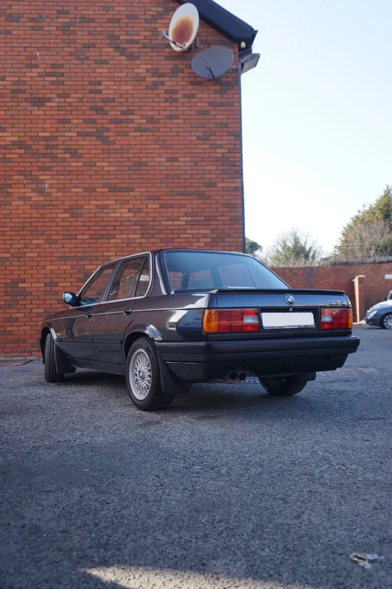 1990 BMW 325i e30 Manual *Mint* - Image 4