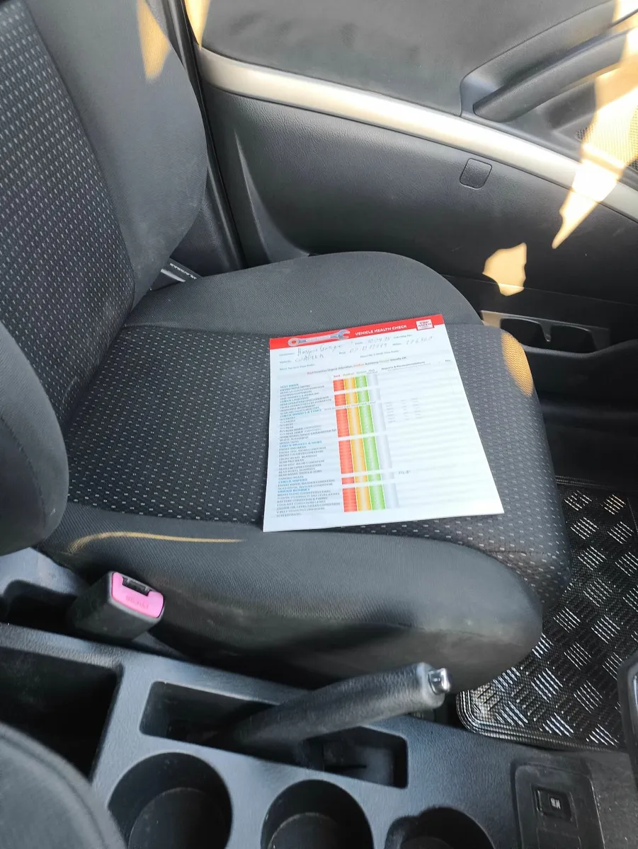 Toyota Corolla verso 7 seat - Image 4