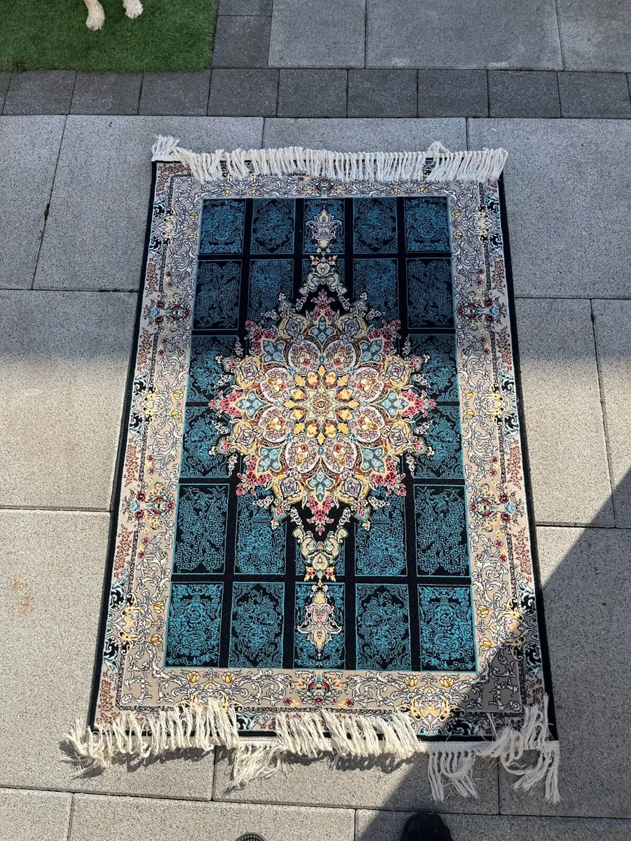 Persian style rugs - Image 1