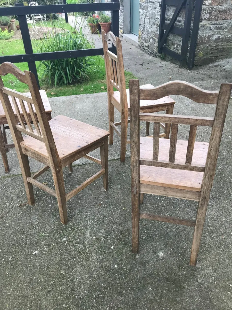 4 wooden chairs - Image 3