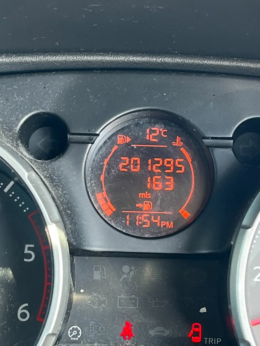 Nissan Qashqai 2010 - Image 2
