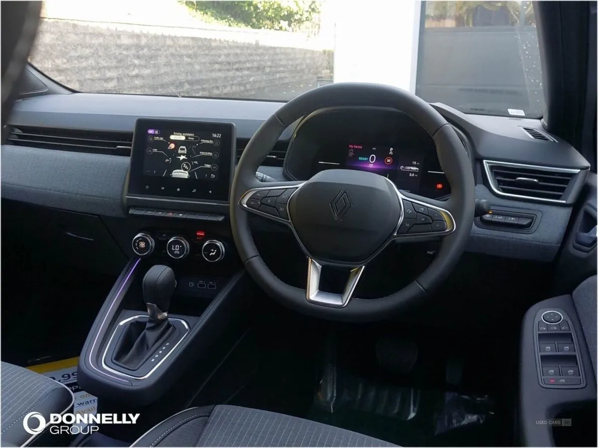 Renault Clio 1.6 E-tech Full Hybrid 145 Techno 5d - Image 3