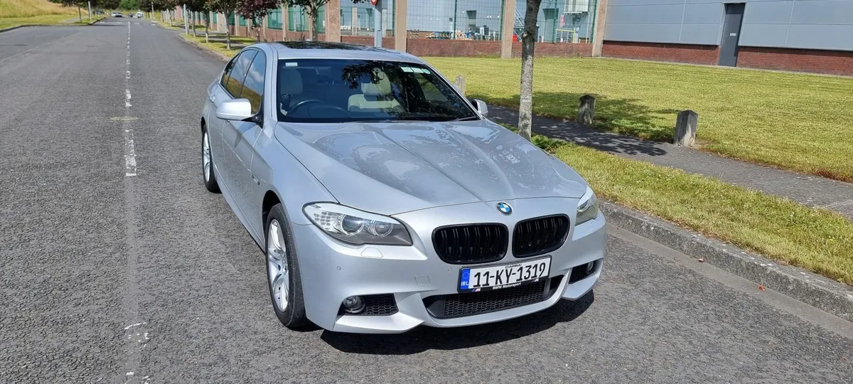 BMW 5-Series 2011 - Image 1