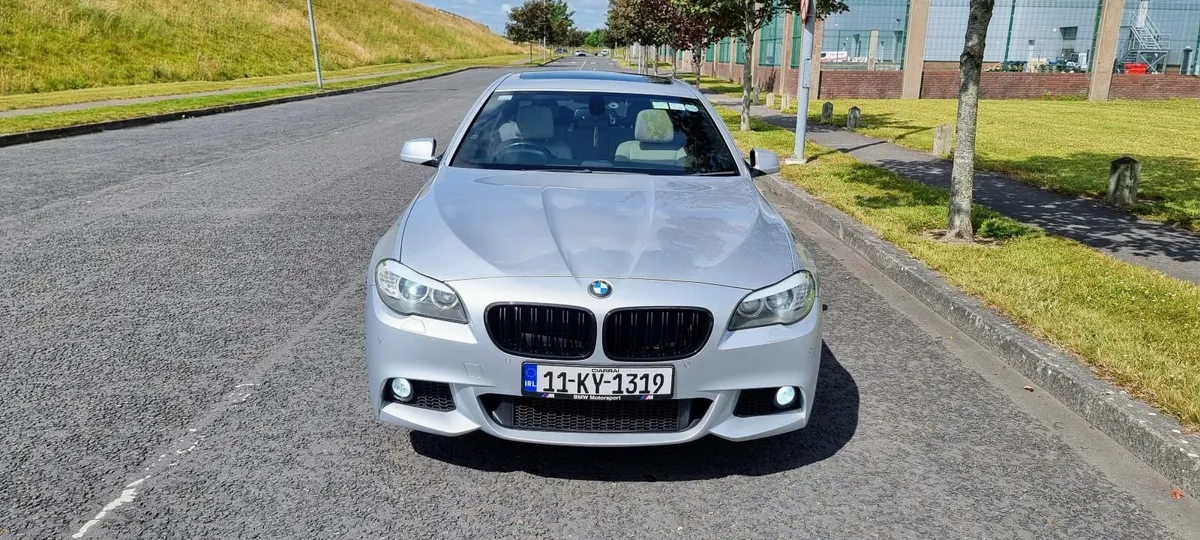 BMW 5-Series 2011 - Image 2