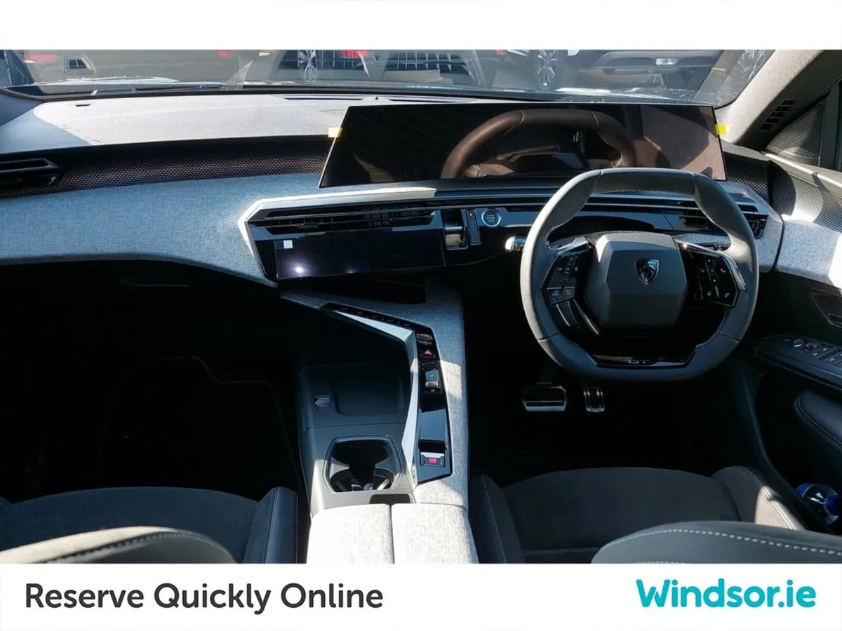 Peugeot 5008 BEV 73kwh 210hp GT - Image 4