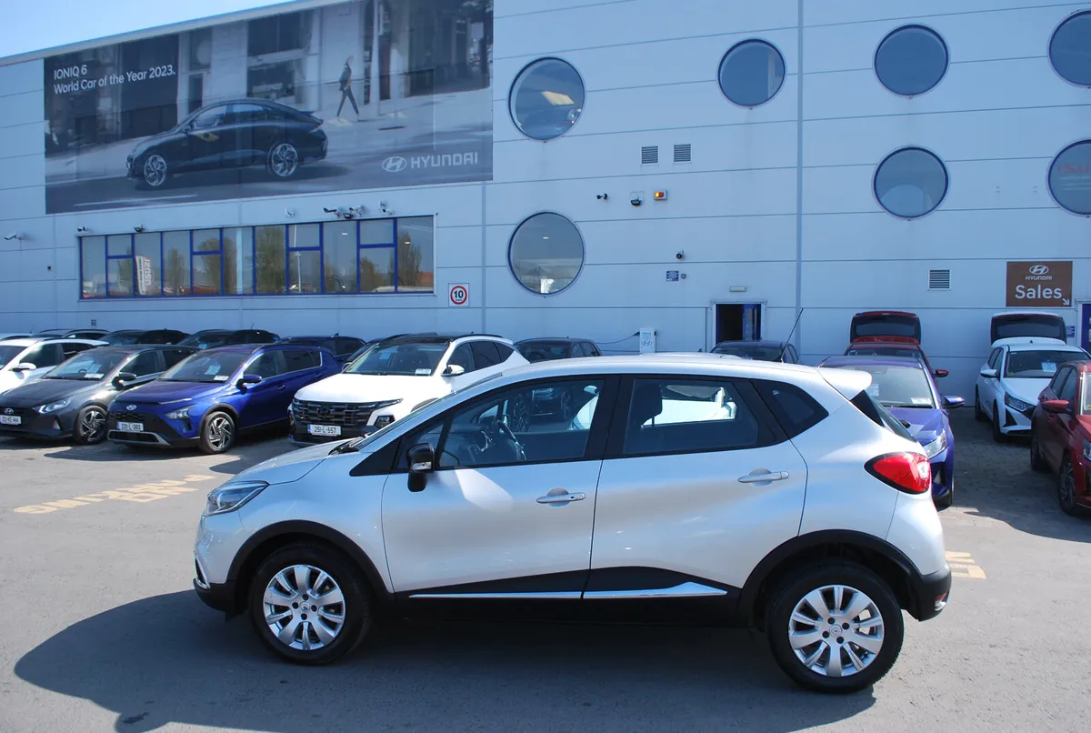 Renault Captur 2017 - Image 2