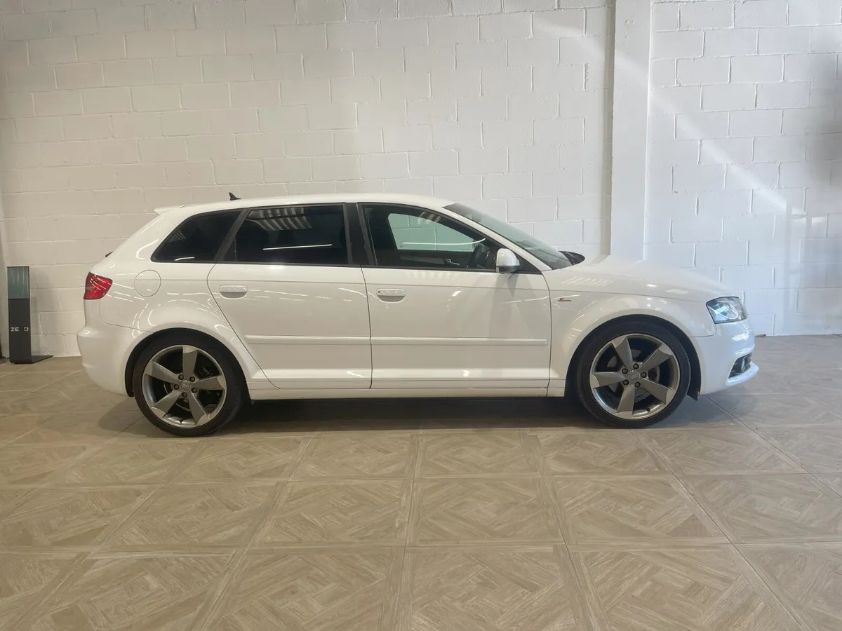 Audi A3 2013 - Image 2