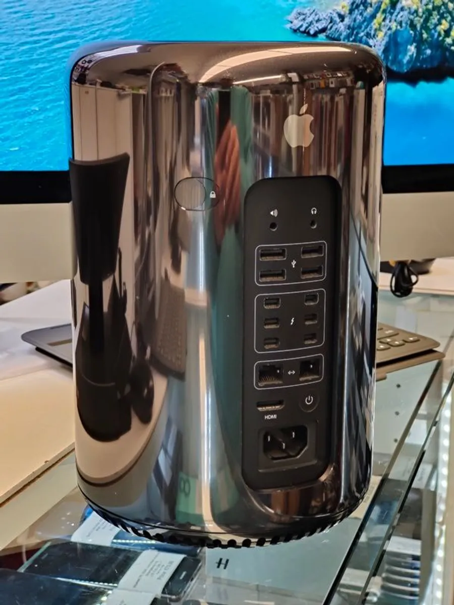 Apple Mac Pro (Late 2013) A1481 3.5GHz 6-core Intel Xeon E5, 64GB RAM, 512GB SDD macOS Monterey (Graphics: AMD FirePro D700 6GB) - Image 1