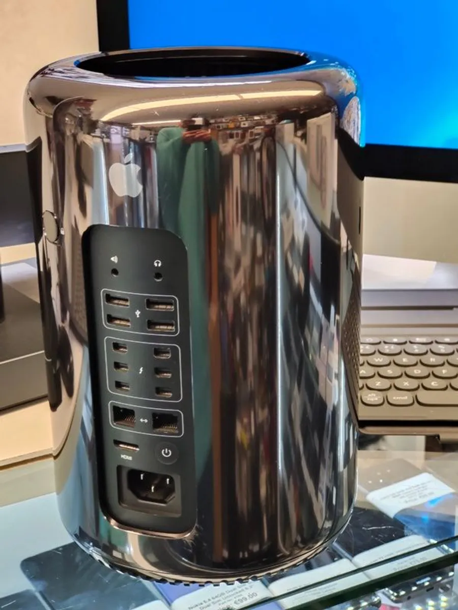 Apple Mac Pro (Late 2013) A1481 3.5GHz 6-core Intel Xeon E5, 64GB RAM, 512GB SDD macOS Monterey (Graphics: AMD FirePro D700 6GB) - Image 3
