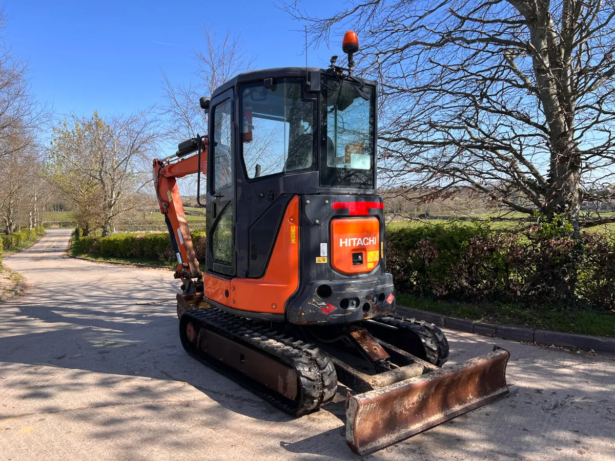 Hitachi Zaxis 33u - Image 3