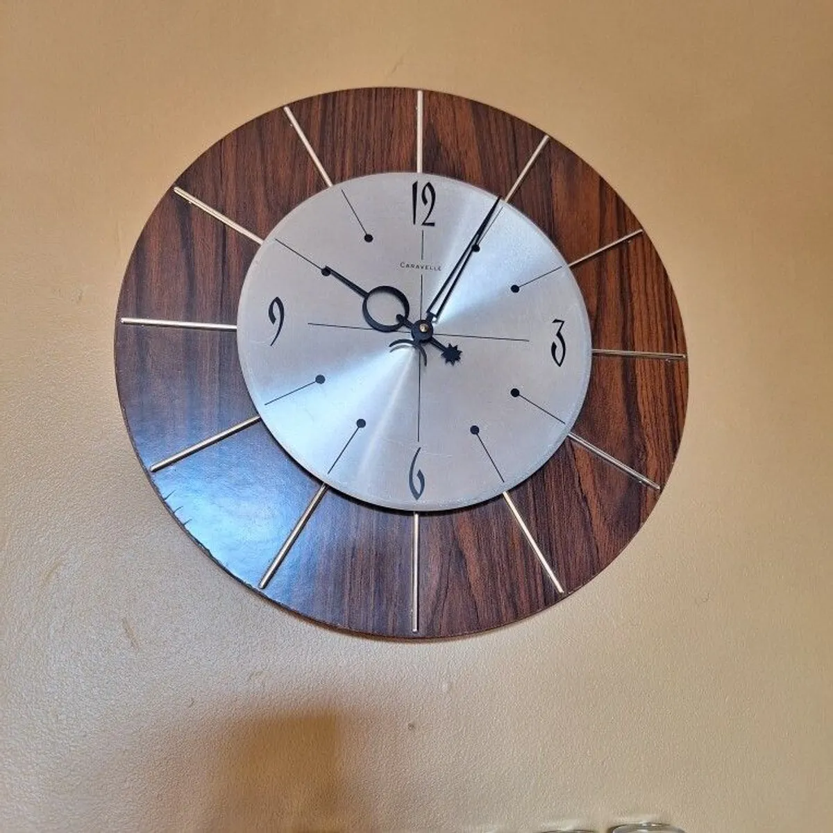 Mid Century Bulova Caravelle Wall Clock - Image 2