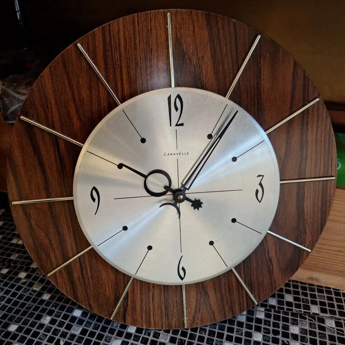 Mid Century Bulova Caravelle Wall Clock - Image 4