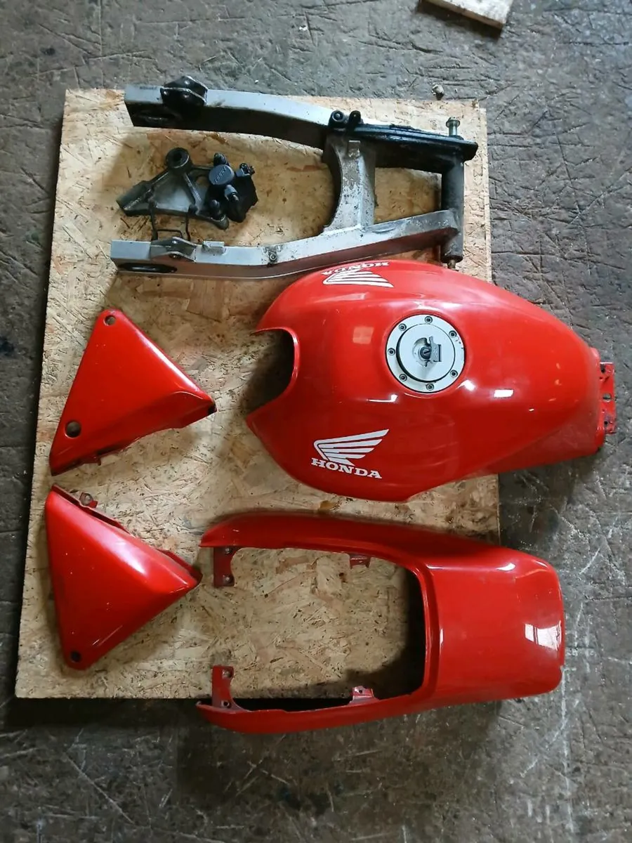 Honda CB 400  parts - Image 3