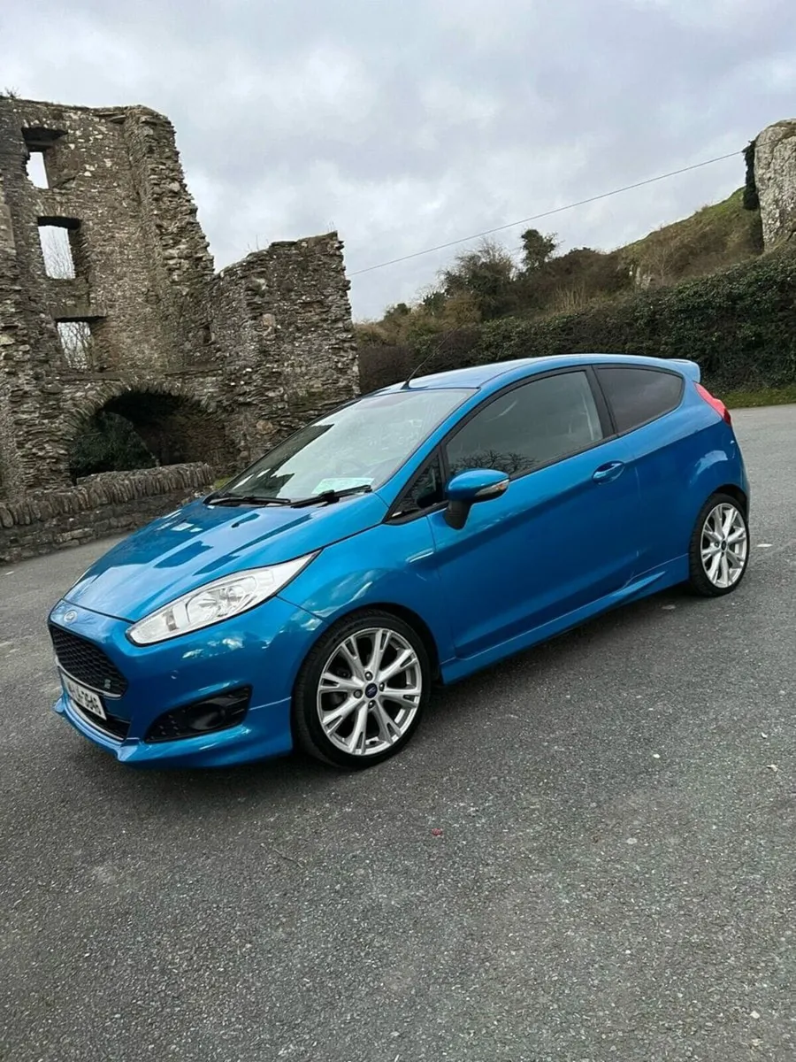 Car - Image 1