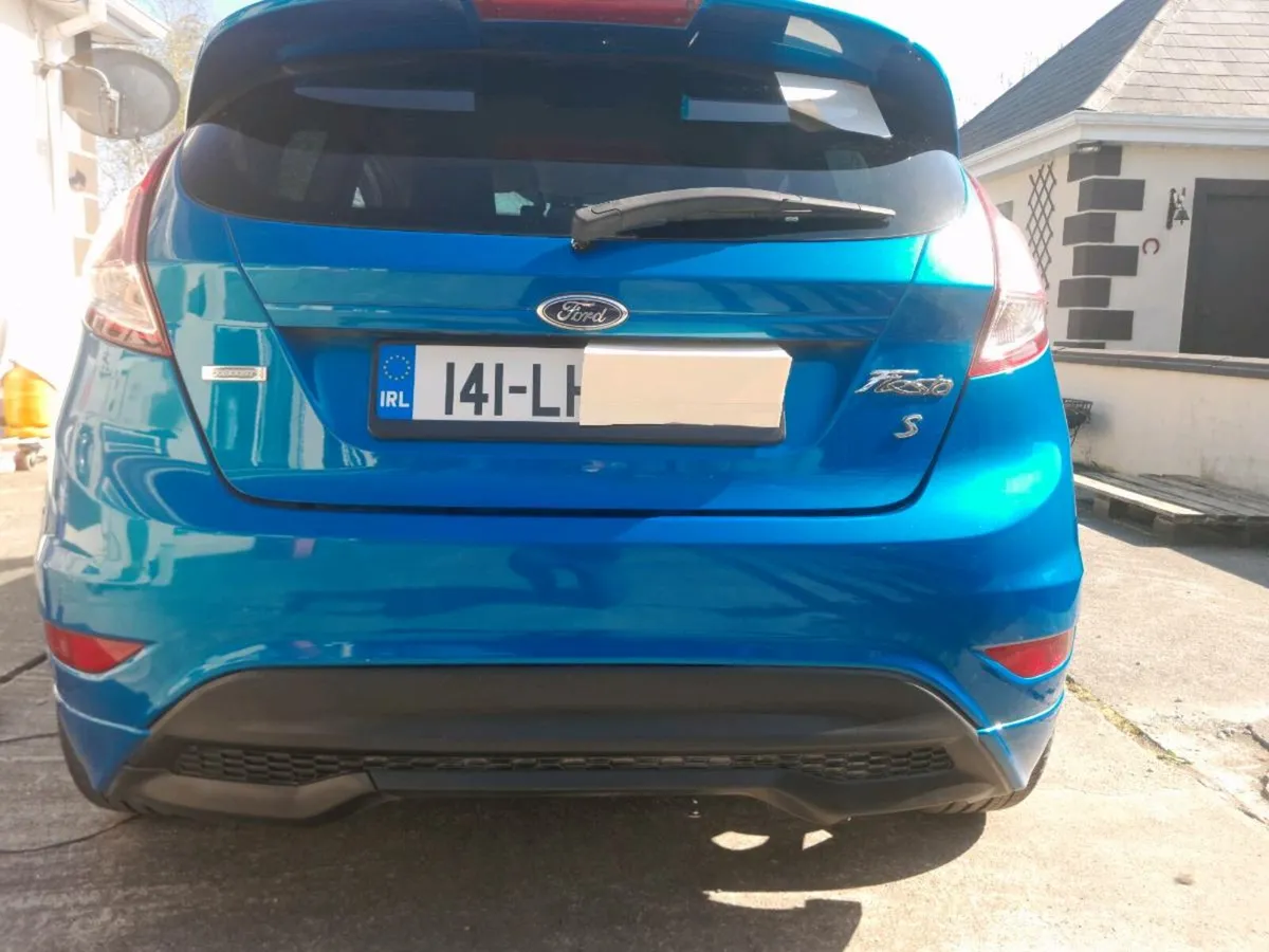 Car - Image 2