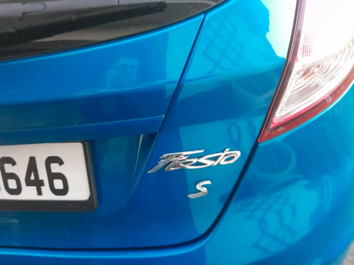Car - Image 4