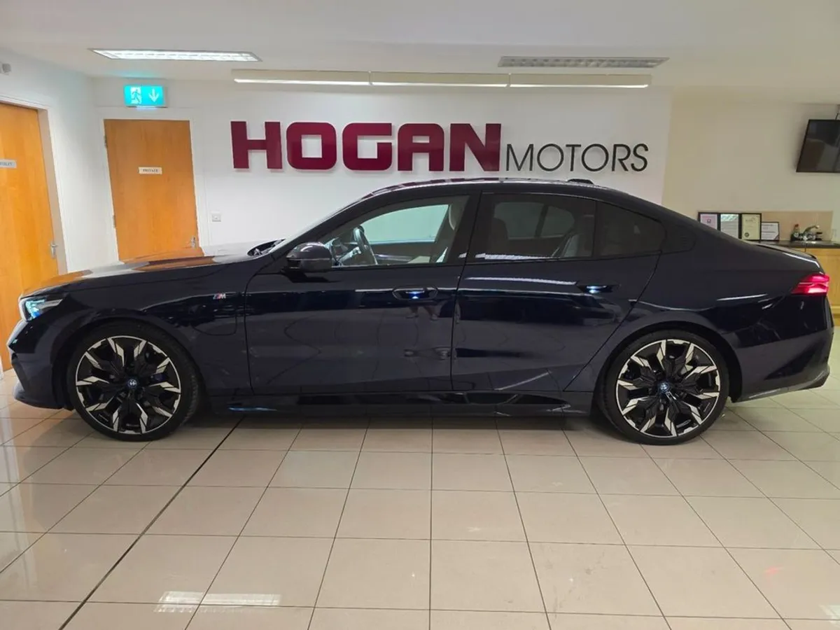 BMW 5 Series 530E M Sport Comfort Plus Pack - Image 4