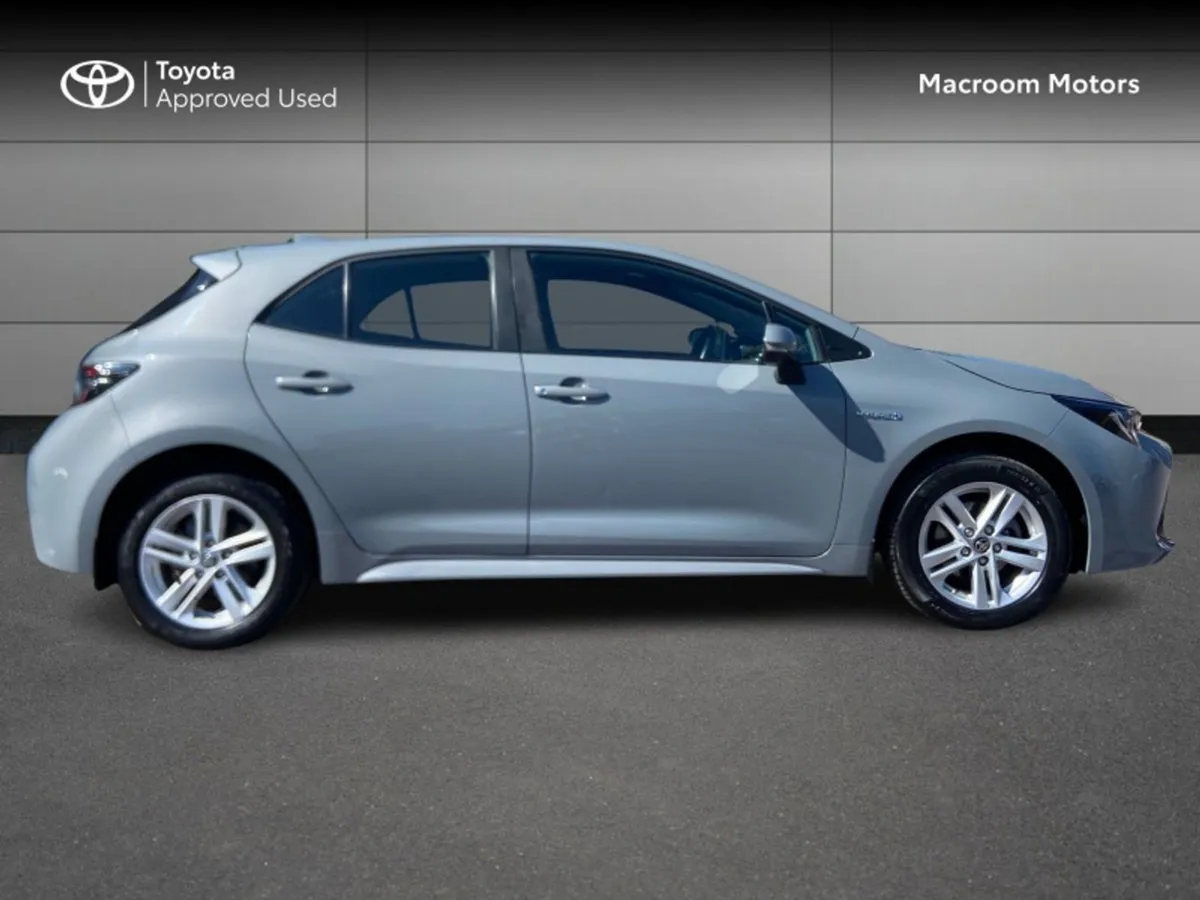 Toyota Corolla 1.8 Litre Hybrid - Image 3