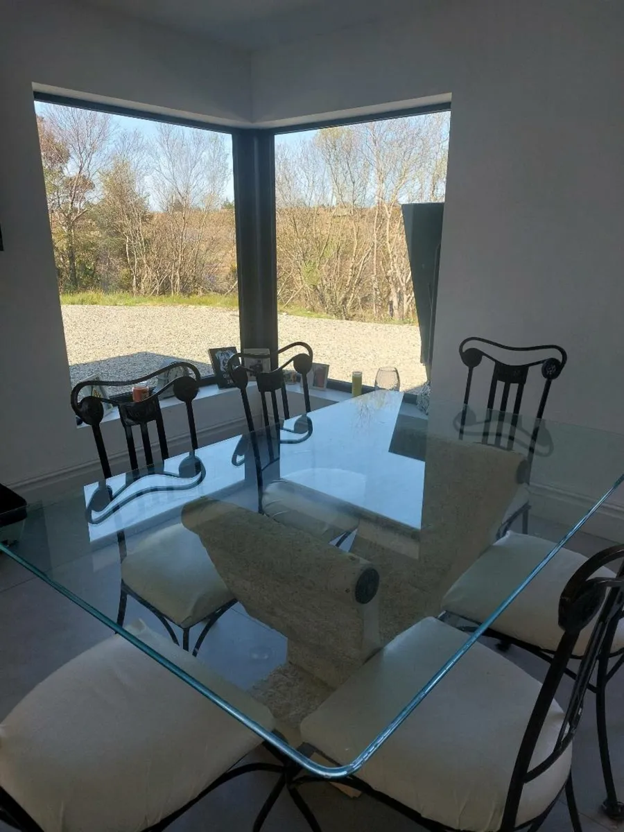 Table&chairs - Image 3