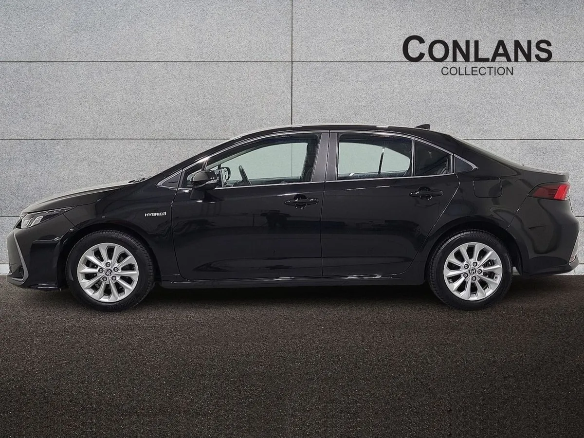 Toyota Corolla 1.8 Hybrid Luna Saloon - Image 4