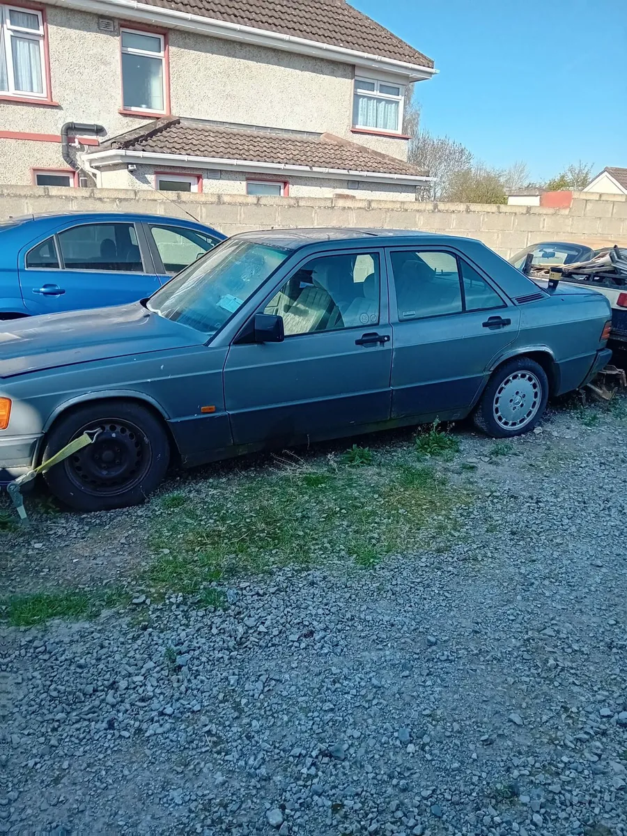 Mercedes 190e 1991 - Image 2
