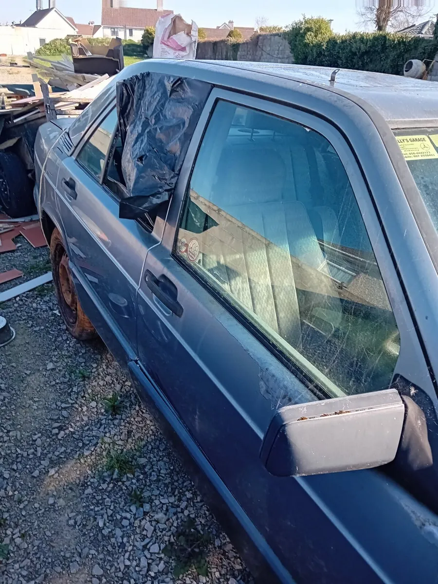 Mercedes 190e 1991 - Image 4