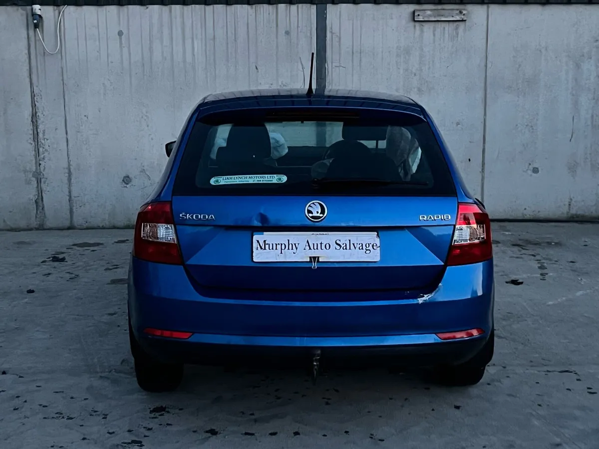 2015 Skoda Rapid for parts - Image 4