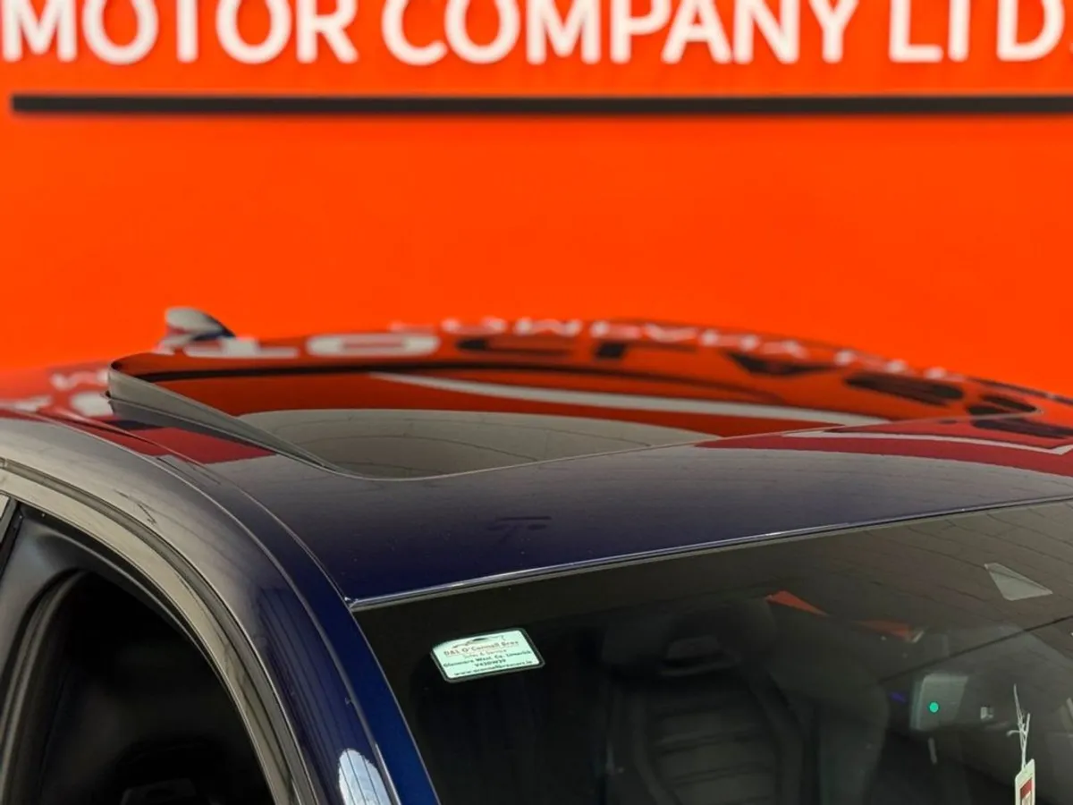 BMW 5 Series Tanzanite Blue  520D M-sport  Sunroo - Image 4