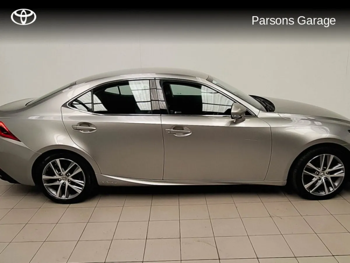 Lexus IS IS300h S-Design MC'17 - Image 3