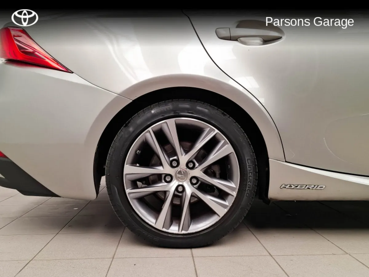 Lexus IS IS300h S-Design MC'17 - Image 4