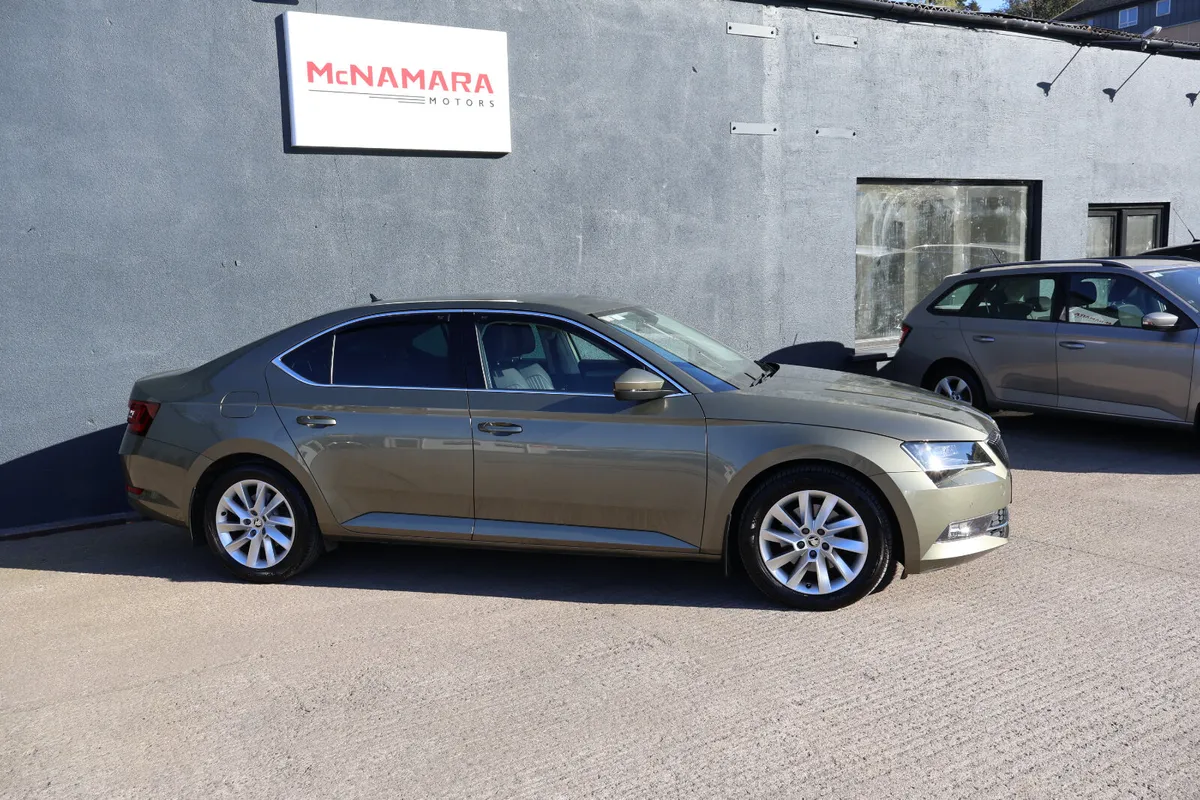 Skoda Superb Style Only 75,000Km Exceptiona! - Image 2