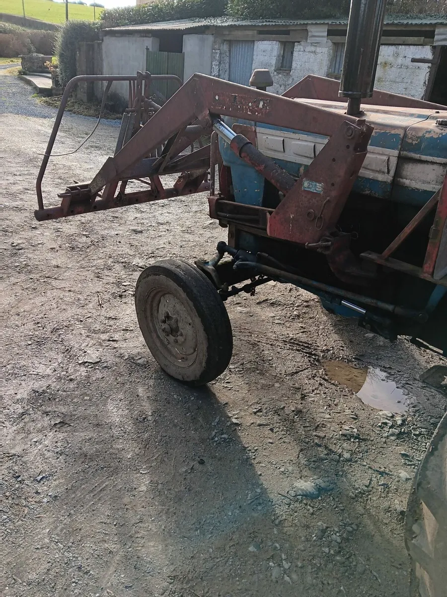 Loader Ford 4000 - Image 4