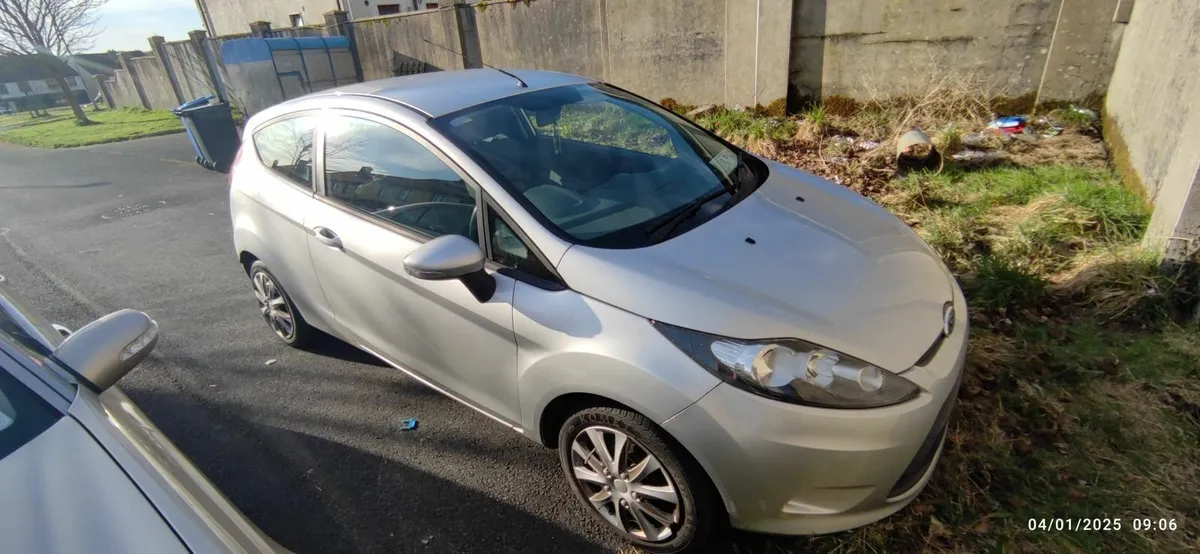 Ford Fiesta 2010 - Image 1