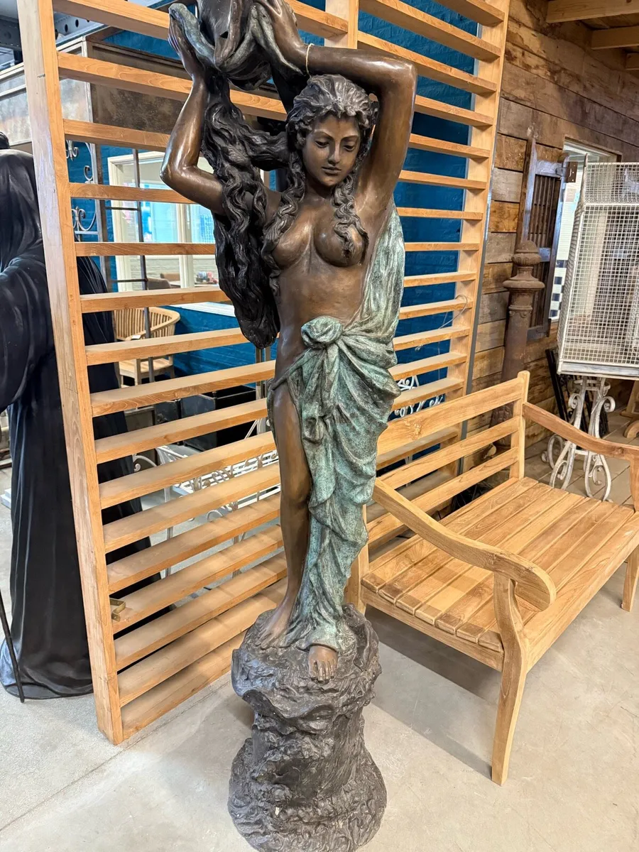 Bronze goddess fountain - Image 1